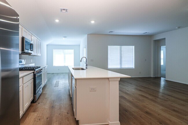 Building Photo - 3126 S 15th Pl