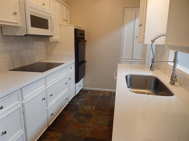 Building Photo - 10525 Boedeker St