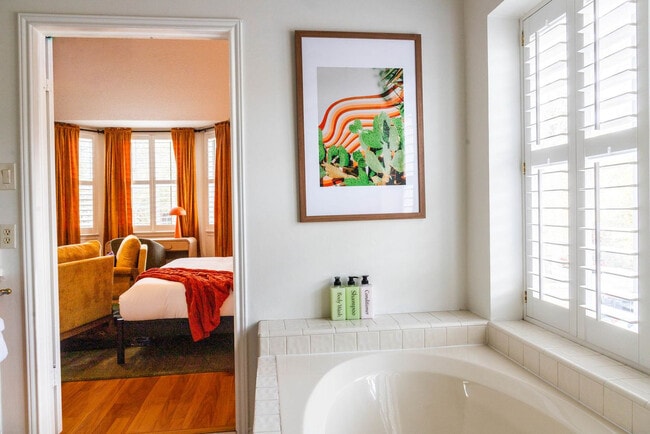 Building Photo - 2002 Chittim Trail Dr