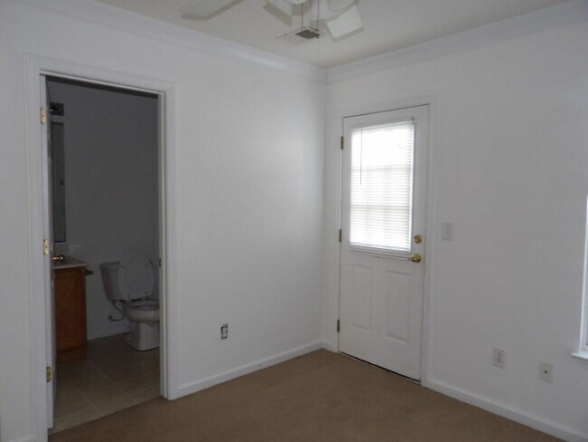 Building Photo - 121 Barnacle Ln
