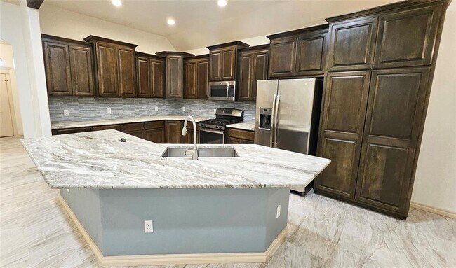 Building Photo - 1801 Savannah Ln