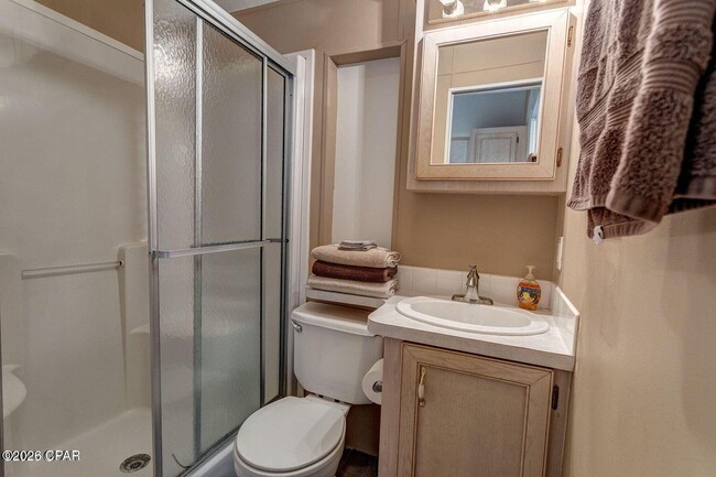 Building Photo - 1219 Thomas Dr