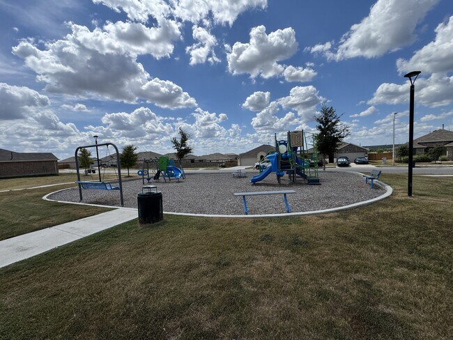 Building Photo - 237 Escondido Cir