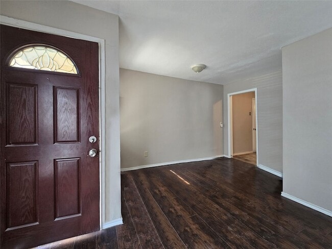 Building Photo - 8307 Bunche Dr