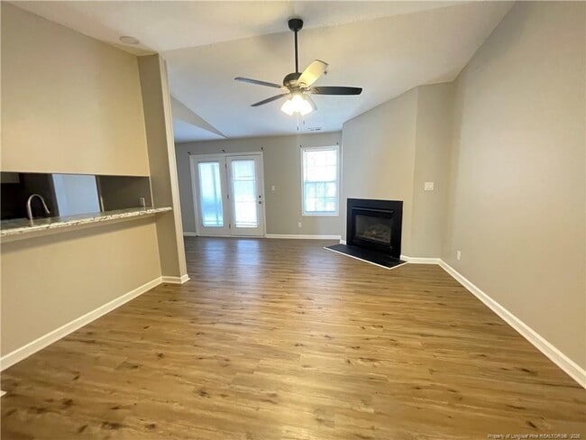 Building Photo - 267 Waterdown Dr