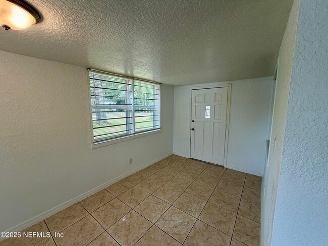 Building Photo - 5903 Droad St