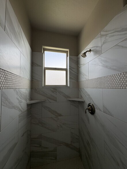 Building Photo - 3519 175 N St