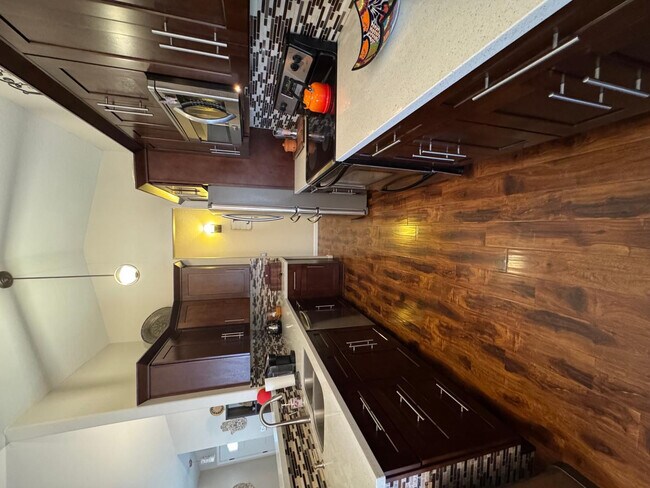 Building Photo - 1518 W Lobster Trap Dr
