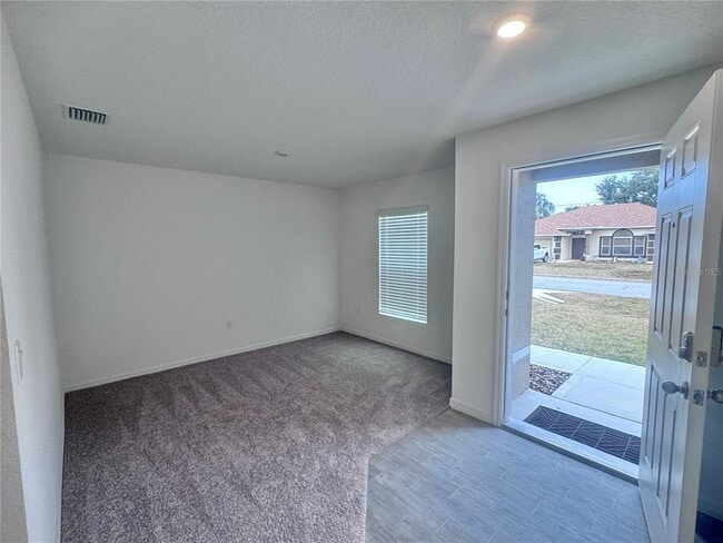 Building Photo - 76 Pine Cir Dr