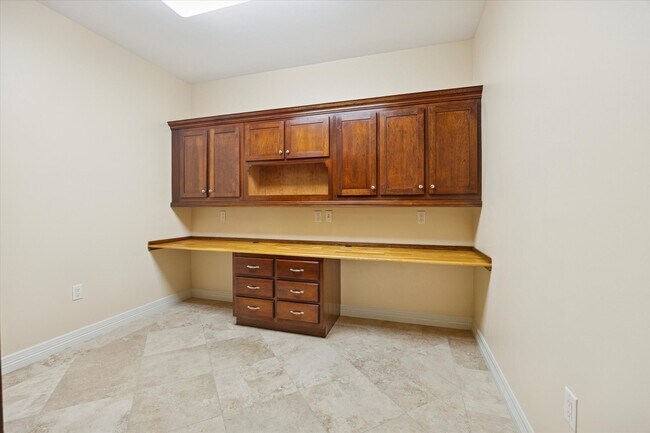 Building Photo - 2515 Washington Ave