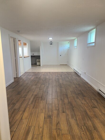 Building Photo - 7 Runnells Ave