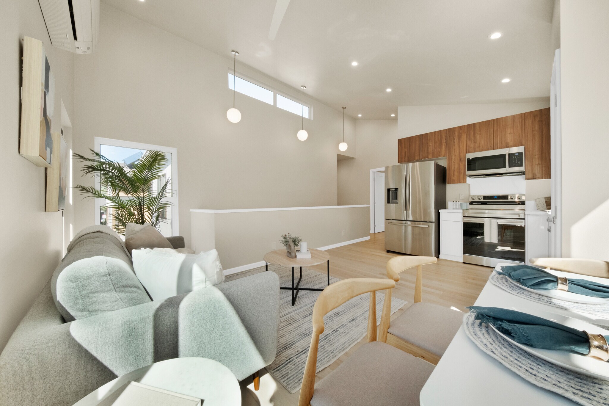 Upstairs Dining / Kitchen - 1729 Keeaumoku St