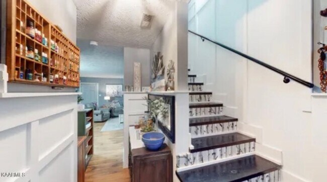 Building Photo - 2BR/ 1.5BA Townhouse in Bearden w/ 1 car garage