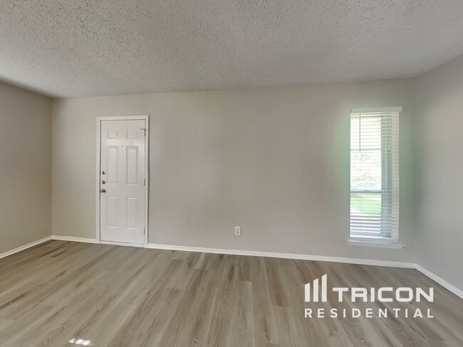 Building Photo - 304 Shelmar Dr