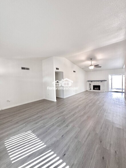 Building Photo - 17624 N 20th Dr