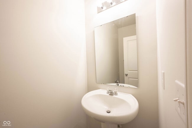Building Photo - 12015 Zircon Ln