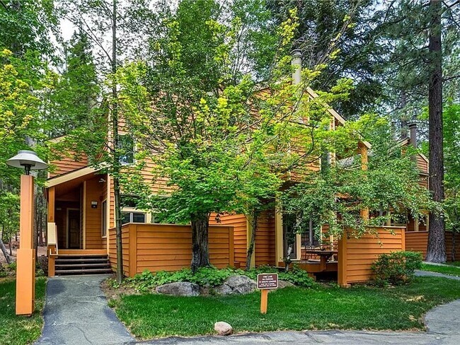 Building Photo - 3 Bedroom McCloud sunny bright location