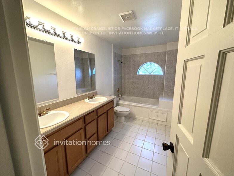 Building Photo - 3963 Irma Shores Dr