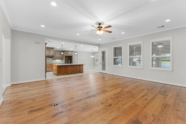 Building Photo - 4857 Dutton Lake Dr