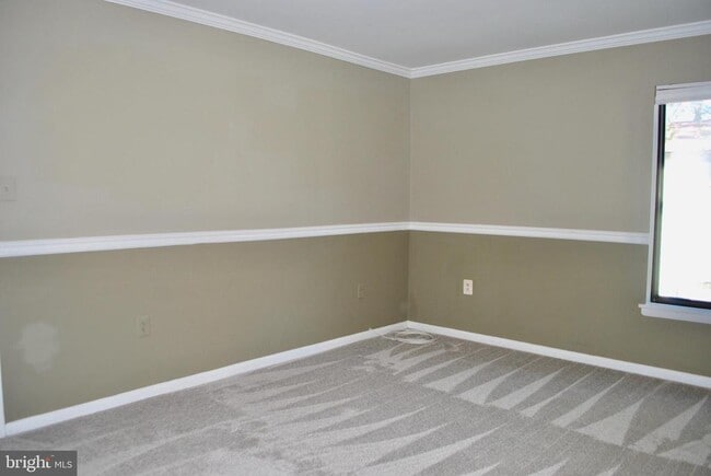 Building Photo - 2850 Dover Ln