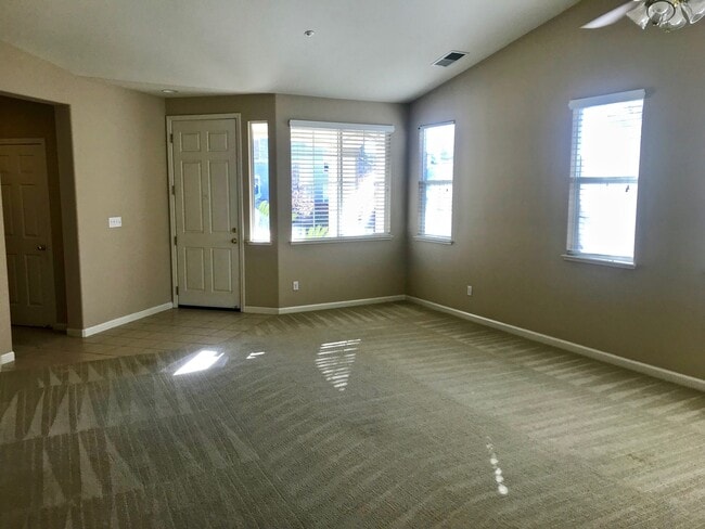 Building Photo - Beautiful Single Story 4 Bedroom in Shadow...