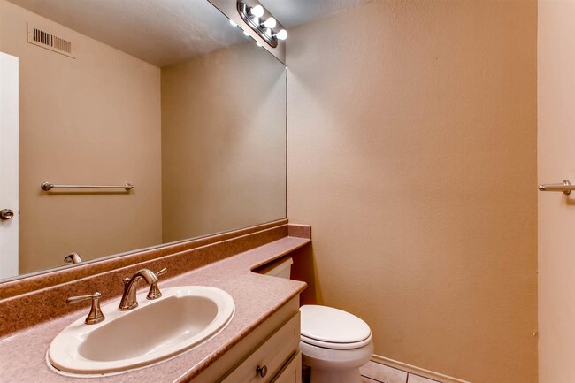 Building Photo - 1511 Sunrise Shadow Ct