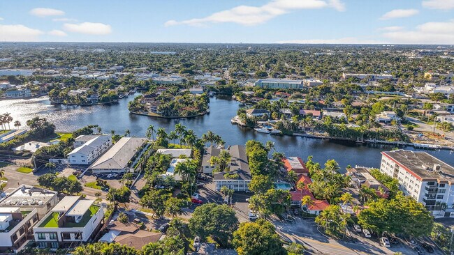 Building Photo - 1821 Middle River Dr