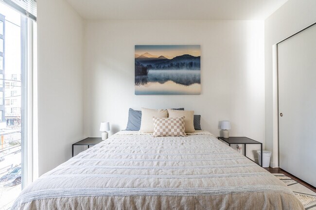 Building Photo - 2407 E Union St