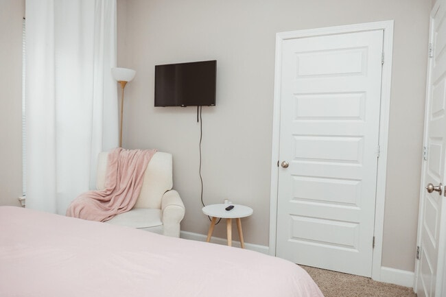 Building Photo - 105 Sago Palm Wy