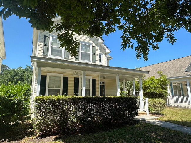 Building Photo - Bluffton Park Home Across from the Park wi...