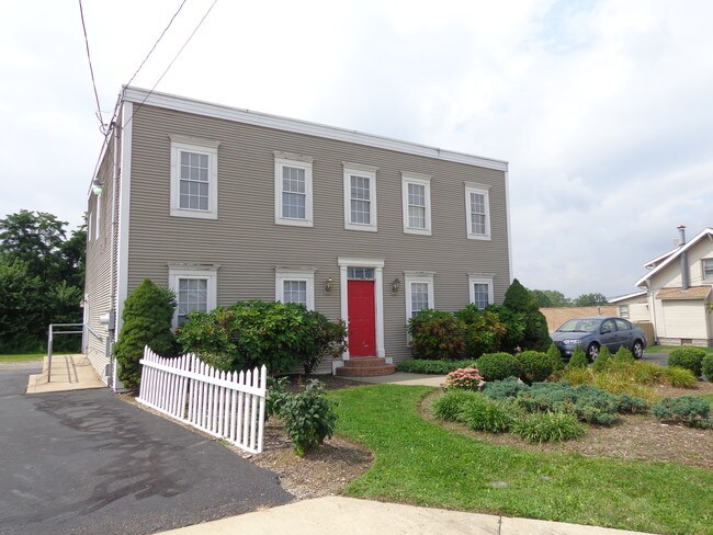 front - 8475 Cleveland Ave NW
