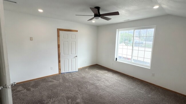 Building Photo - 110 E 300 S
