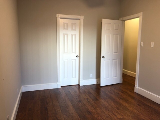 Building Photo - 106 E 30th St