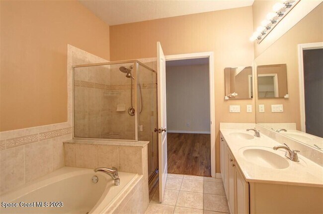 Building Photo - 264 Intrepid Way