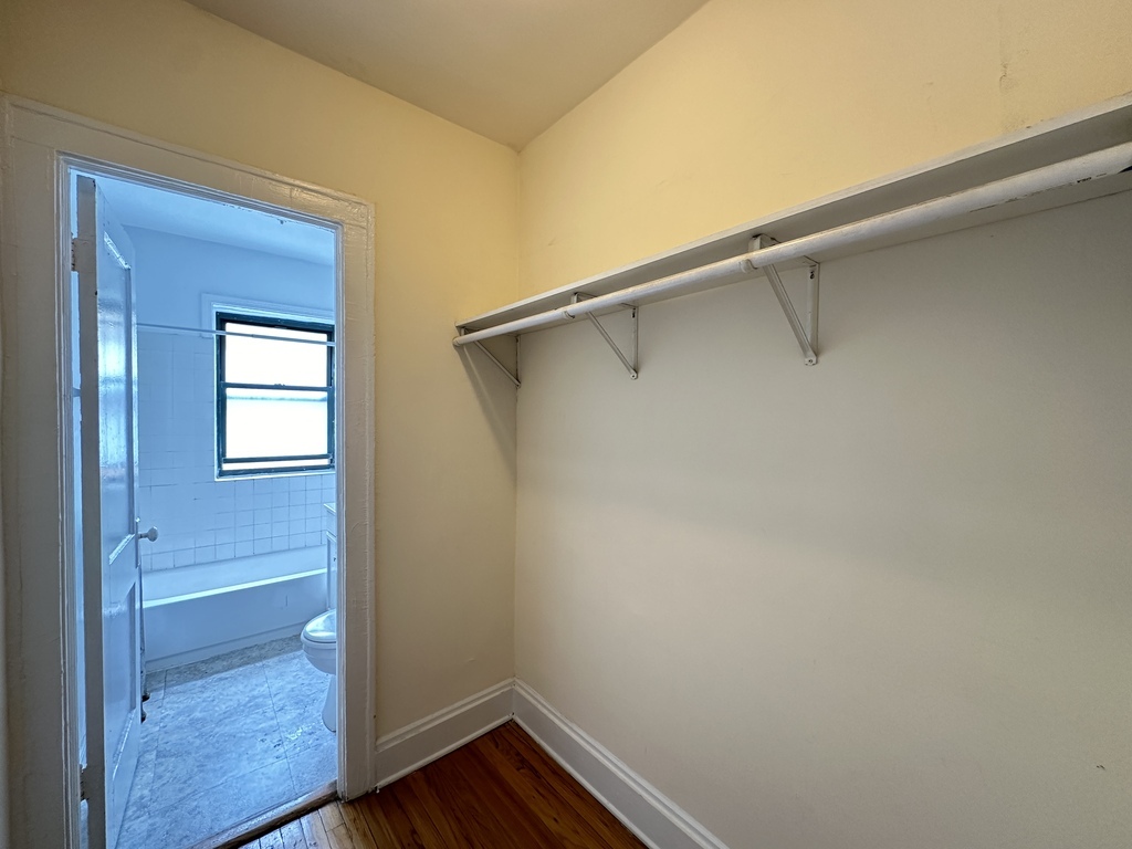 Building Photo - 2338 N Spaulding Ave