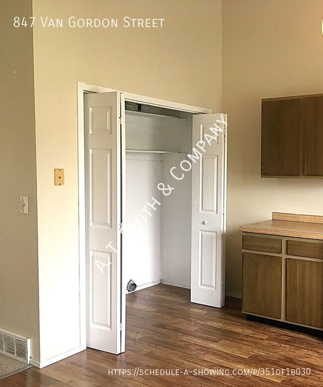 Building Photo - Clean And Spacious Two Bedroom Duplex With...