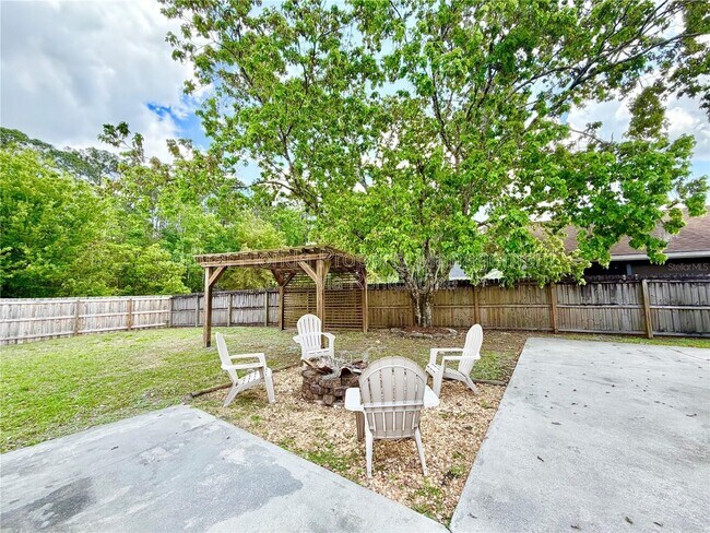 Building Photo - 10227 Comfort Cir