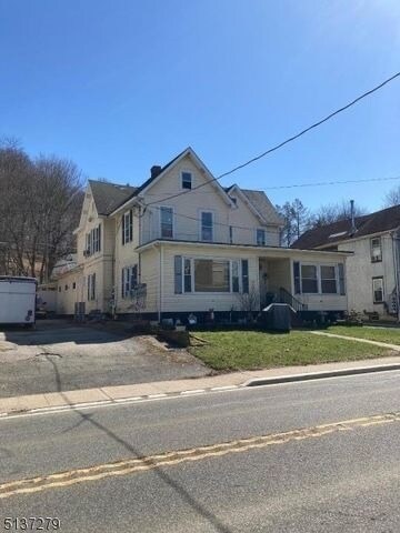 Primary Photo - 40 Bank St