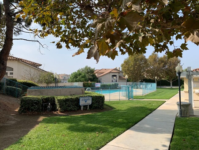 Building Photo - Beautiful 3 Bedrooms, 2.5 Baths Home with 3 Garage in Gated West Covina Community