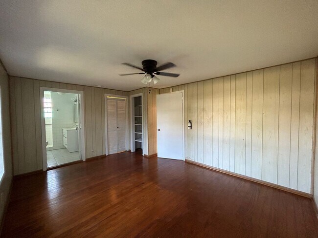 Building Photo - $500 OFF FIRST MONTH'S RENT IF MOVED IN BY...