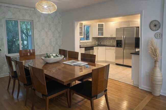 Building Photo - 248 Cortez Rd