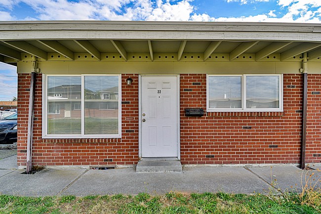 Entrance to 1 Bedroom Unit - Lakewood Gardens III