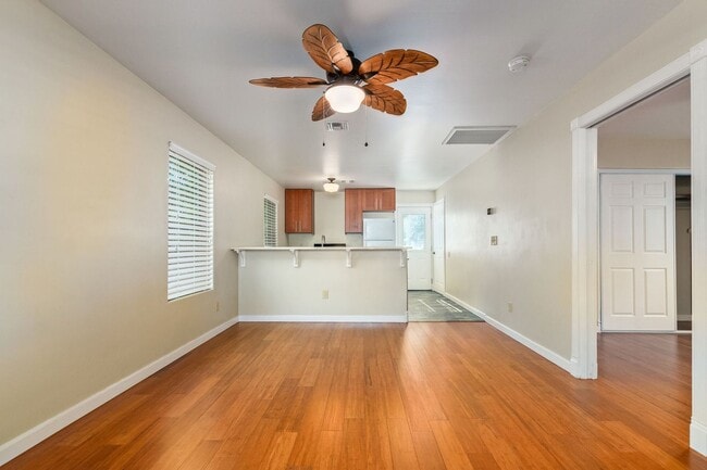 Building Photo - Charming Home in Garfield District – Renovated w/ Hardwood Floors, Granite Counters, In-Unit W/D ...