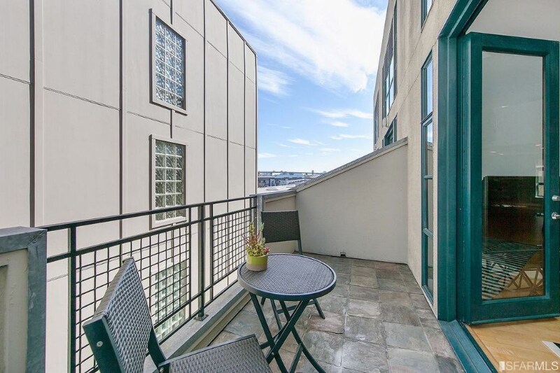 Building Photo - 161 Gilbert St