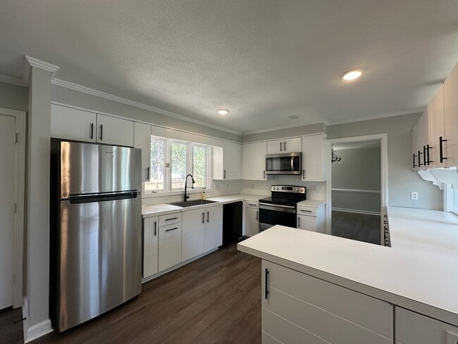 Building Photo - Fully Renovated Home with Unmatched Character