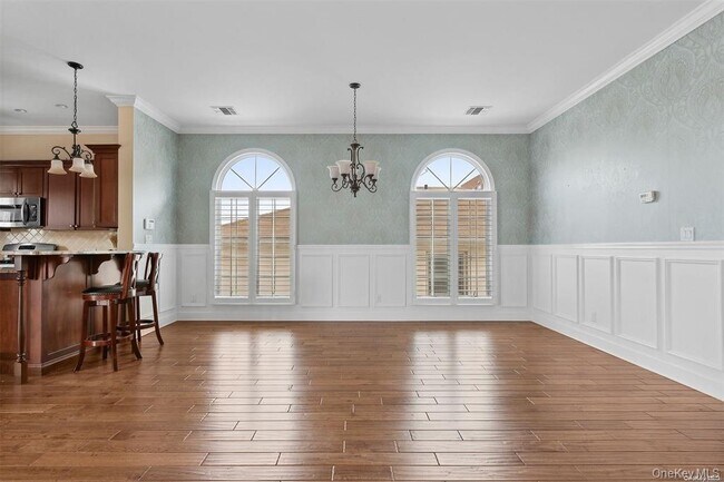 Building Photo - 434 E Broadway