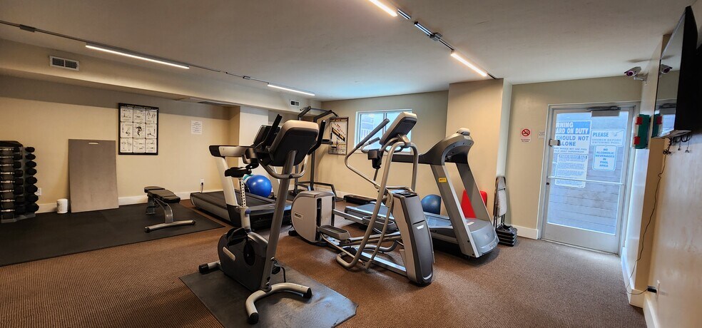 Building Photo - 230 E 300 S