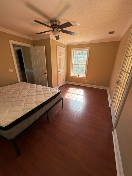 Building Photo - 168 Creekside Manor Rd