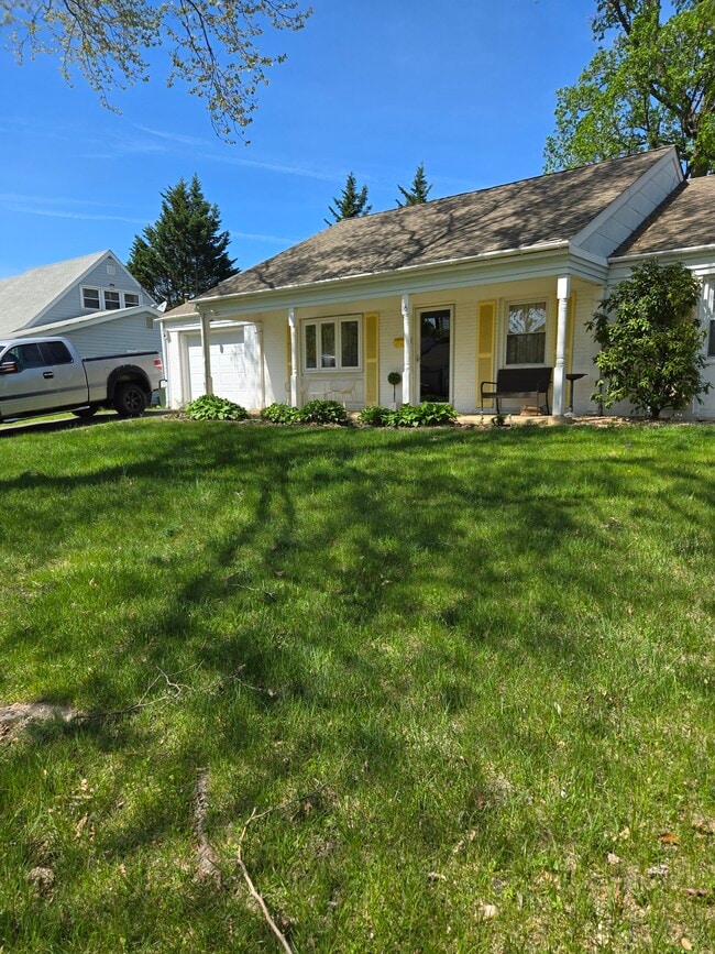 Building Photo - 16 Elridge Ln