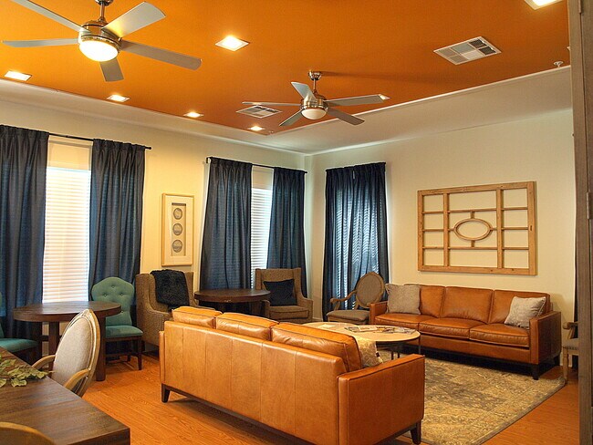 Lovely clubhouse - 2400 Louis Henna Blvd